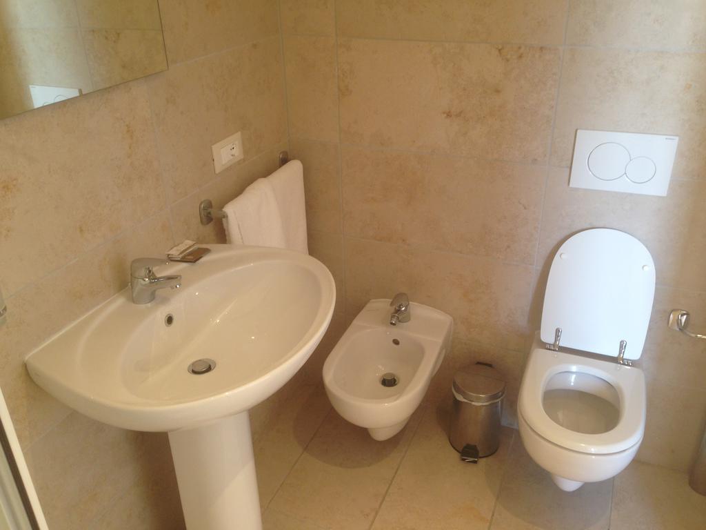 Dal Generale Hotel Moniga del Garda Buitenkant foto